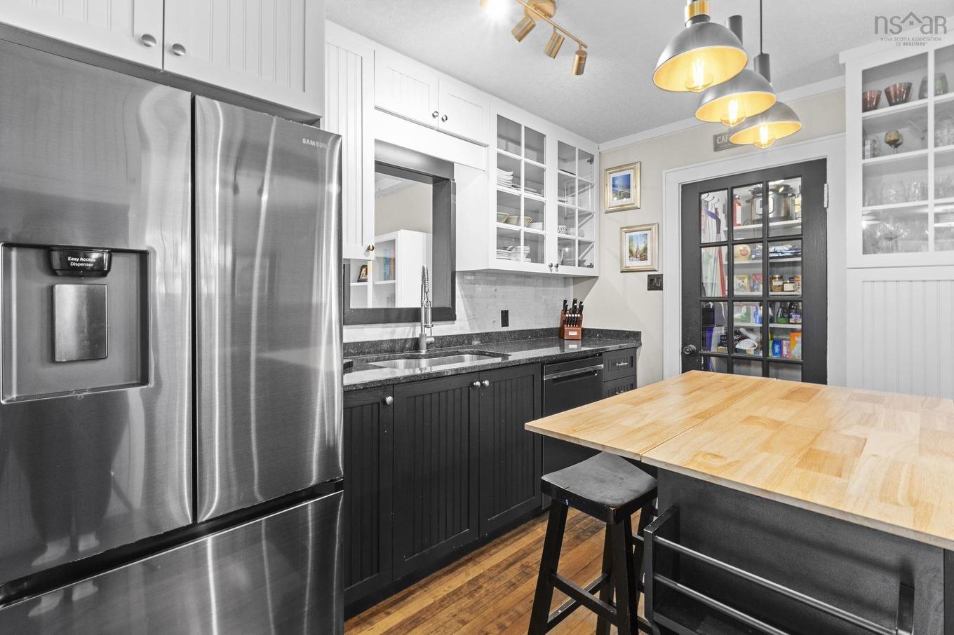16 Lawnwood Avenue, Halifax, NS - Indoor Photo Showing Kitchen