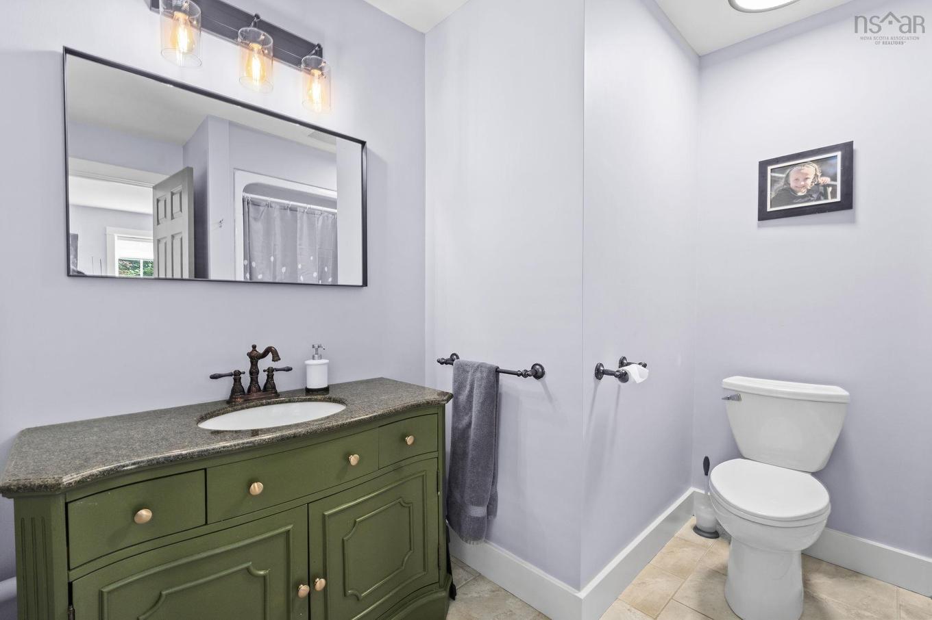 16 Lawnwood Avenue, Halifax, NS - Indoor Photo Showing Bathroom