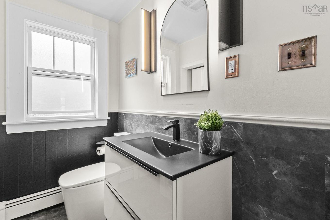16 Lawnwood Avenue, Halifax, NS - Indoor