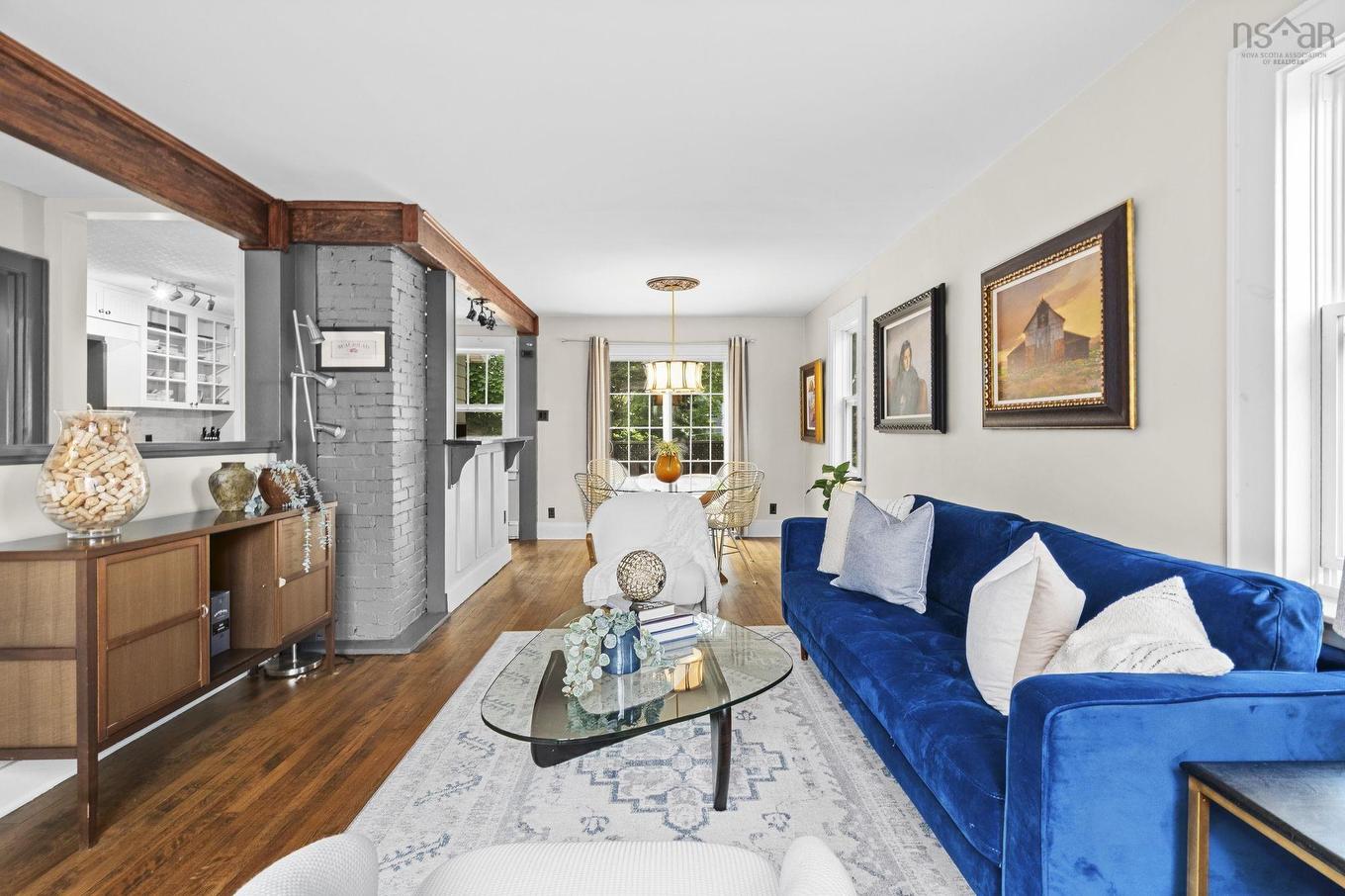 16 Lawnwood Avenue, Halifax, NS - Indoor Photo Showing Living Room