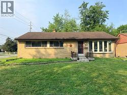3199 MARK Windsor, ON N9E 2W9