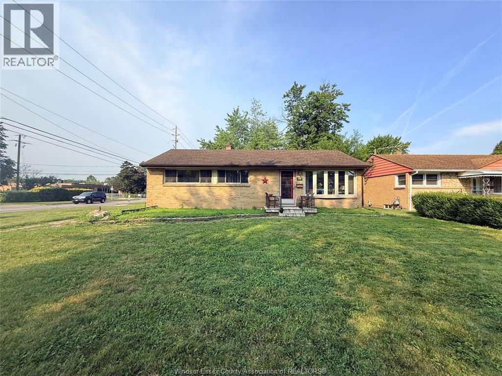 3199 Mark, Windsor, ON - Outdoor