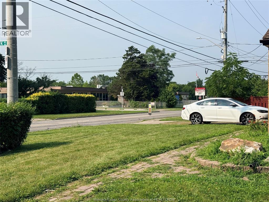 3199 Mark, Windsor, ON - Outdoor