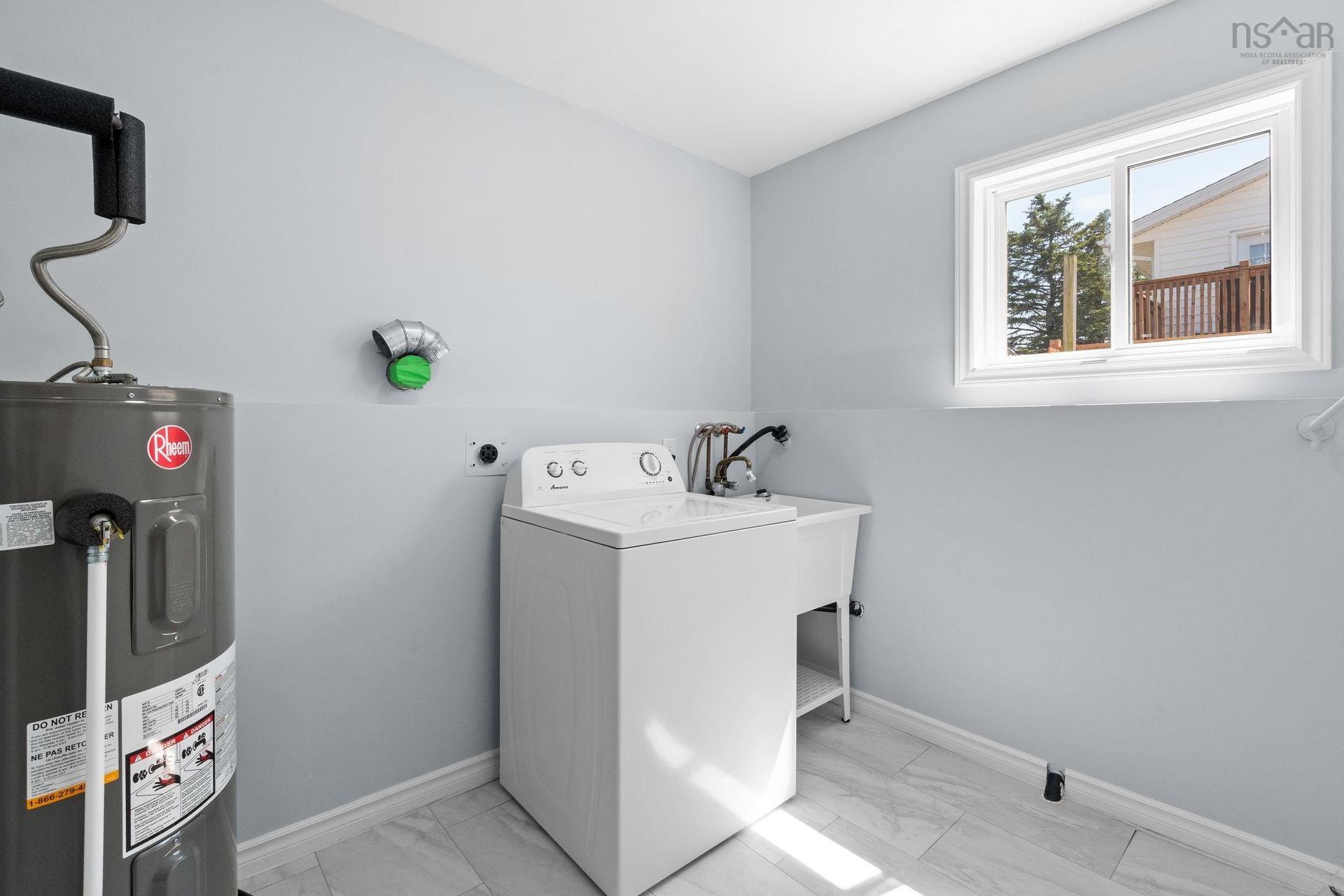 9 Deyoung Drive, Eastern Passage, NS - Indoor Photo Showing Laundry Room