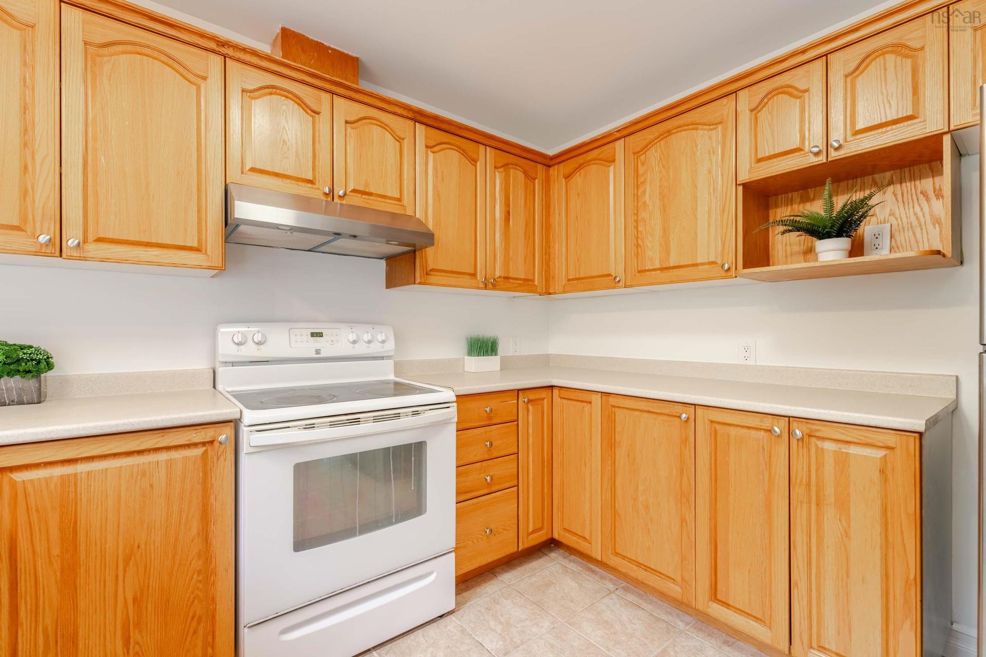 560 Parkland Drive, Halifax, NS - Indoor Photo Showing Kitchen