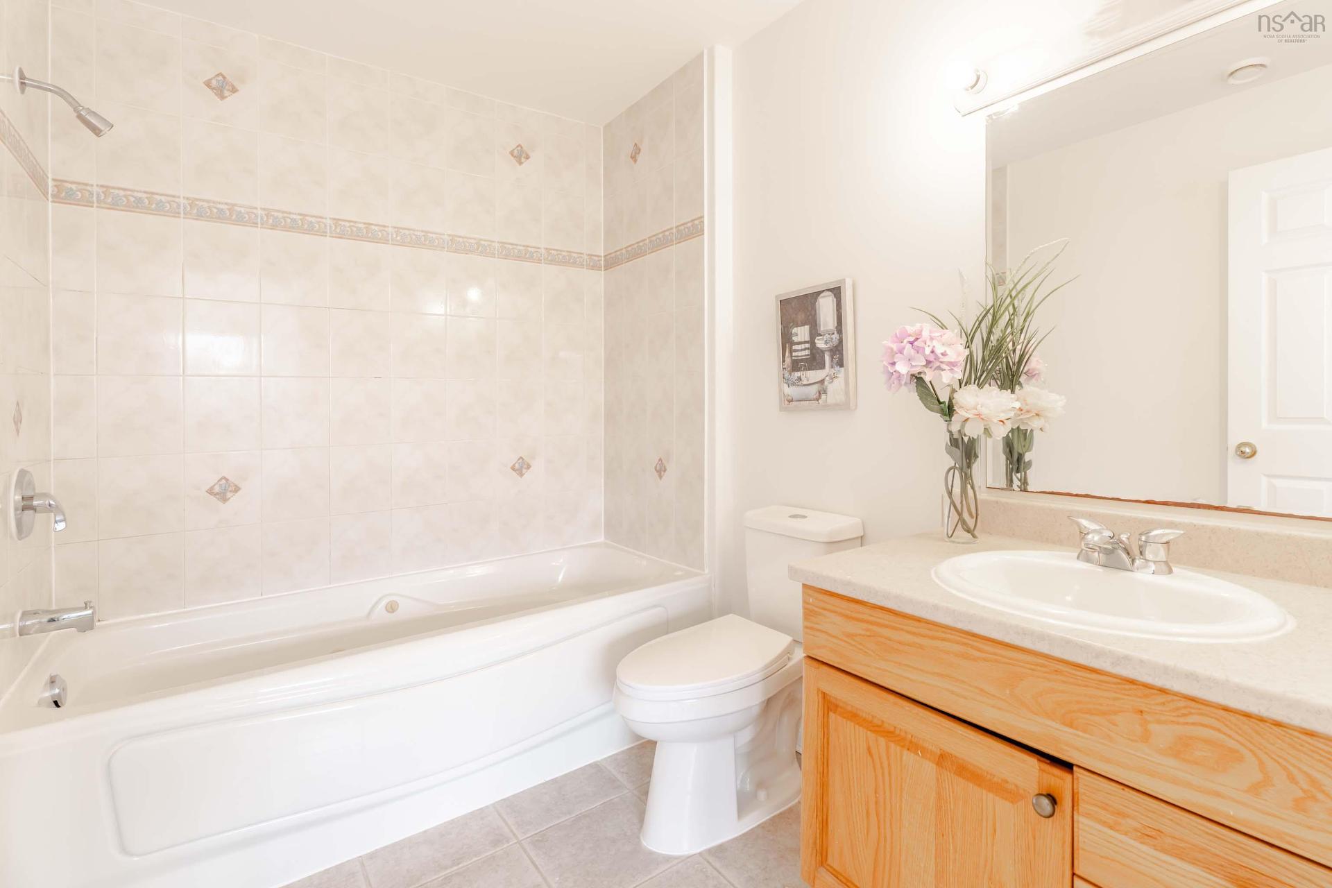 560 Parkland Drive, Halifax, NS - Indoor Photo Showing Bathroom
