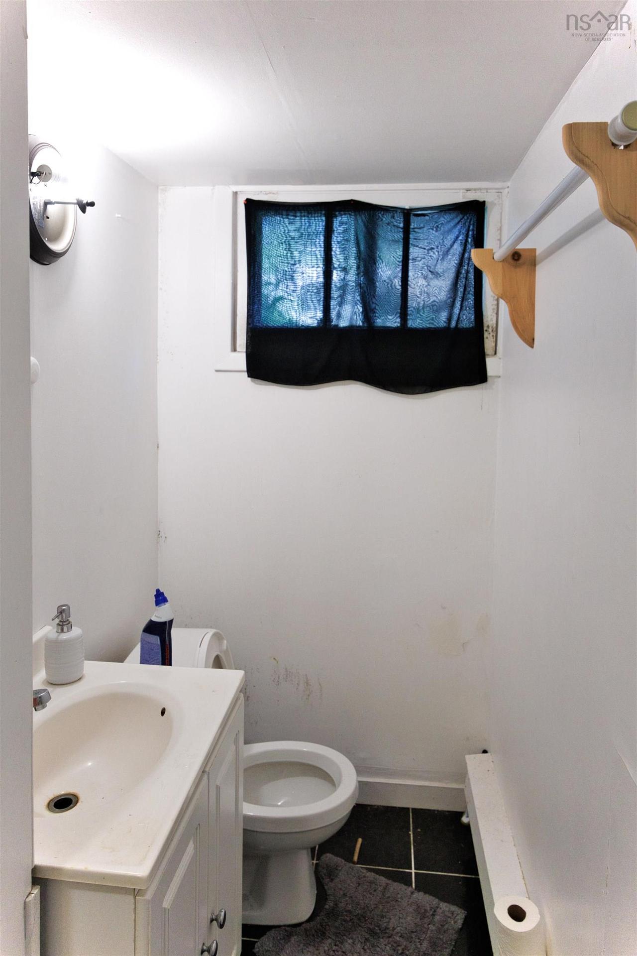 34 Hilden Drive, Halifax, NS - Indoor Photo Showing Bathroom