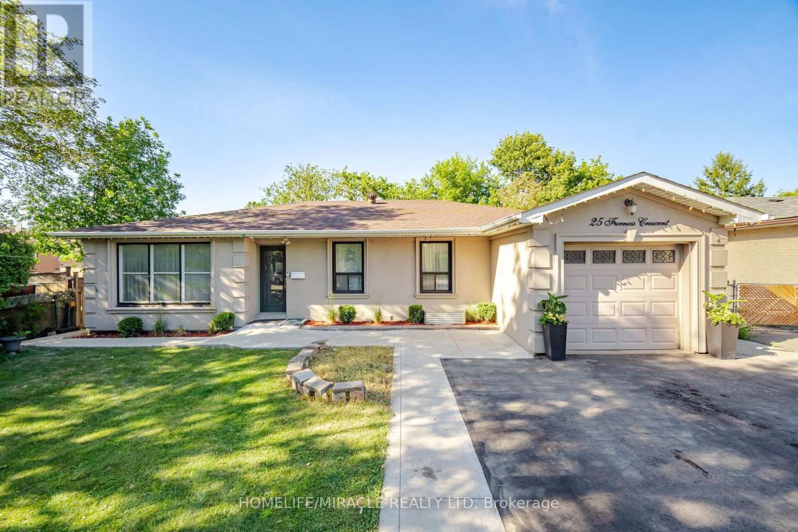 25 Furness Crescent, Toronto, ON - Outdoor With Facade