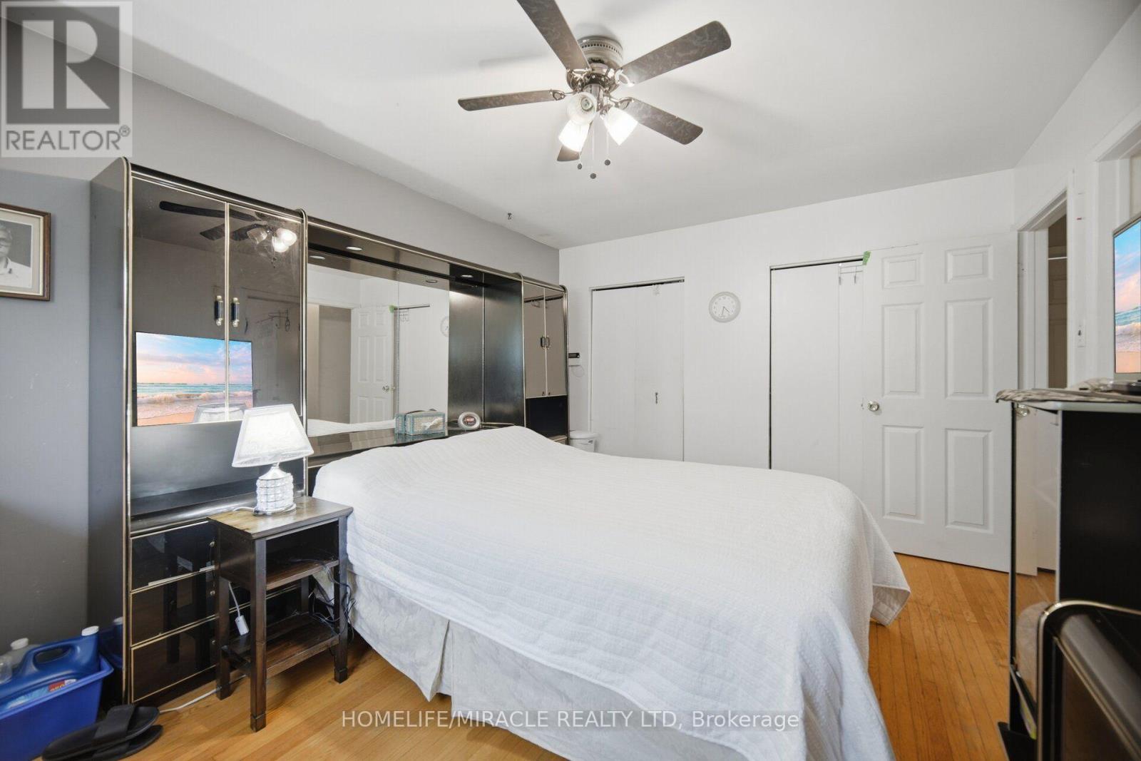 25 Furness Crescent, Toronto, ON - Indoor Photo Showing Bedroom