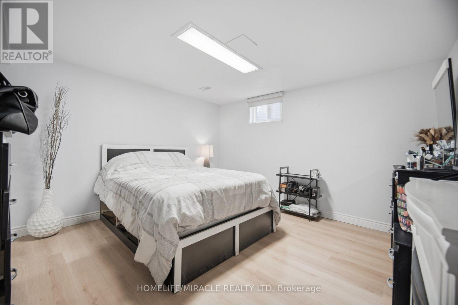 25 Furness Crescent, Toronto, ON - Indoor Photo Showing Bedroom