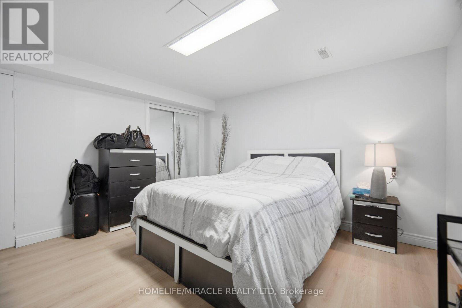 25 Furness Crescent, Toronto, ON - Indoor Photo Showing Bedroom