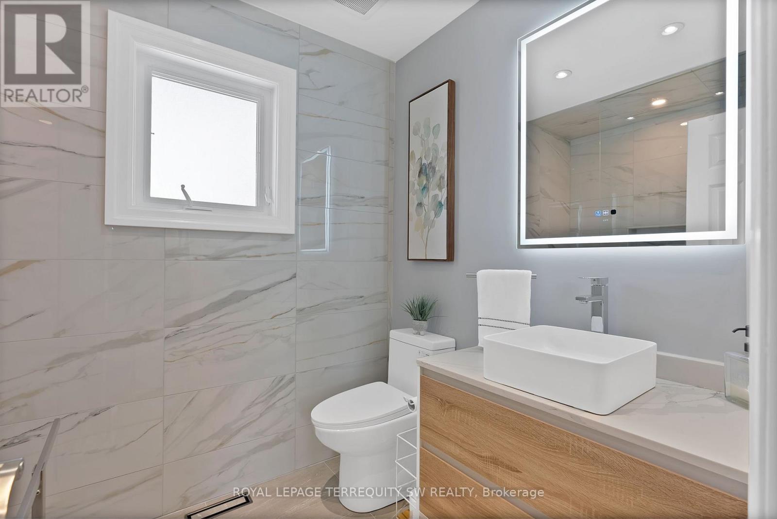 1169 Carlo Court, Mississauga, ON - Indoor Photo Showing Bathroom