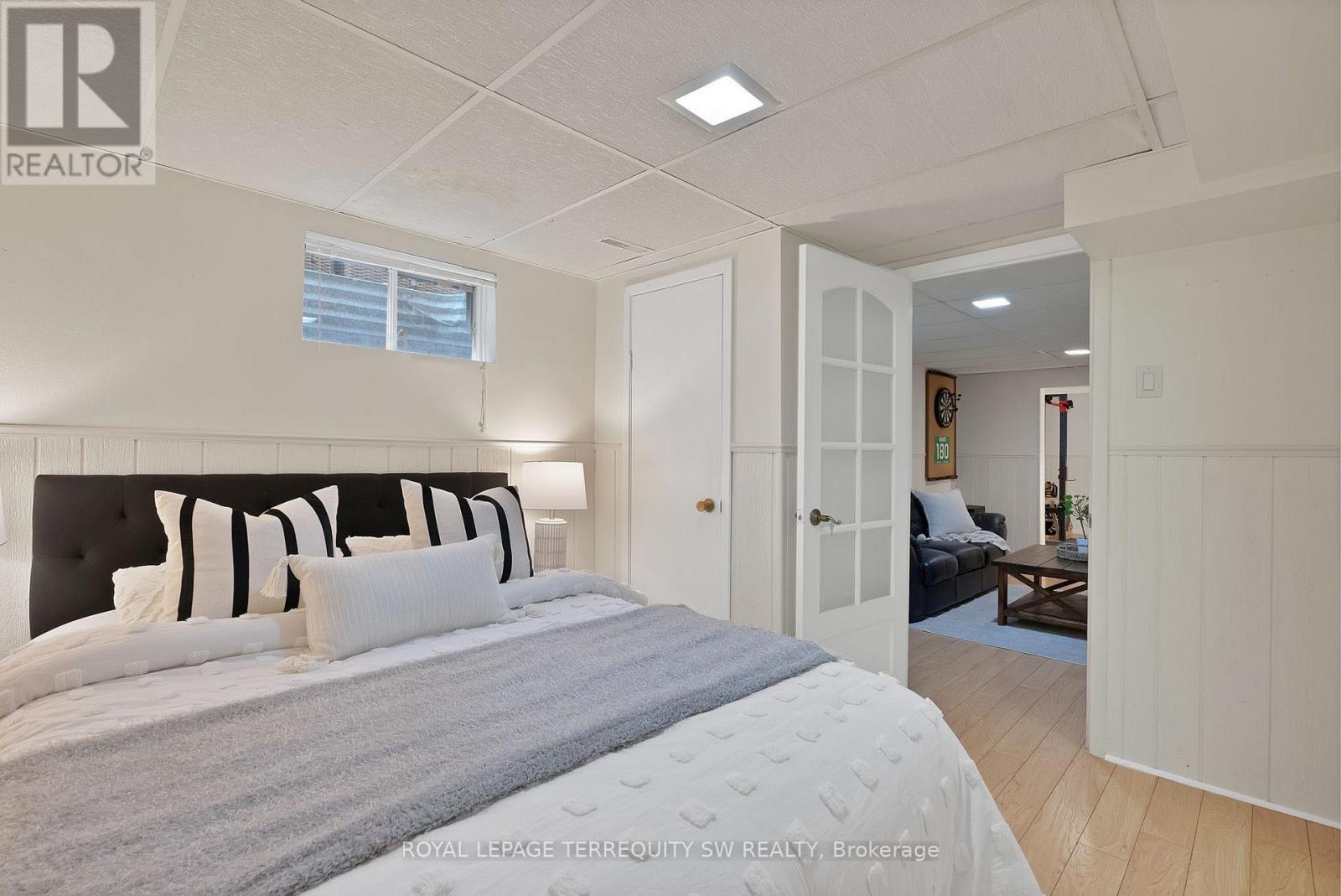 1169 Carlo Court, Mississauga, ON - Indoor Photo Showing Bedroom