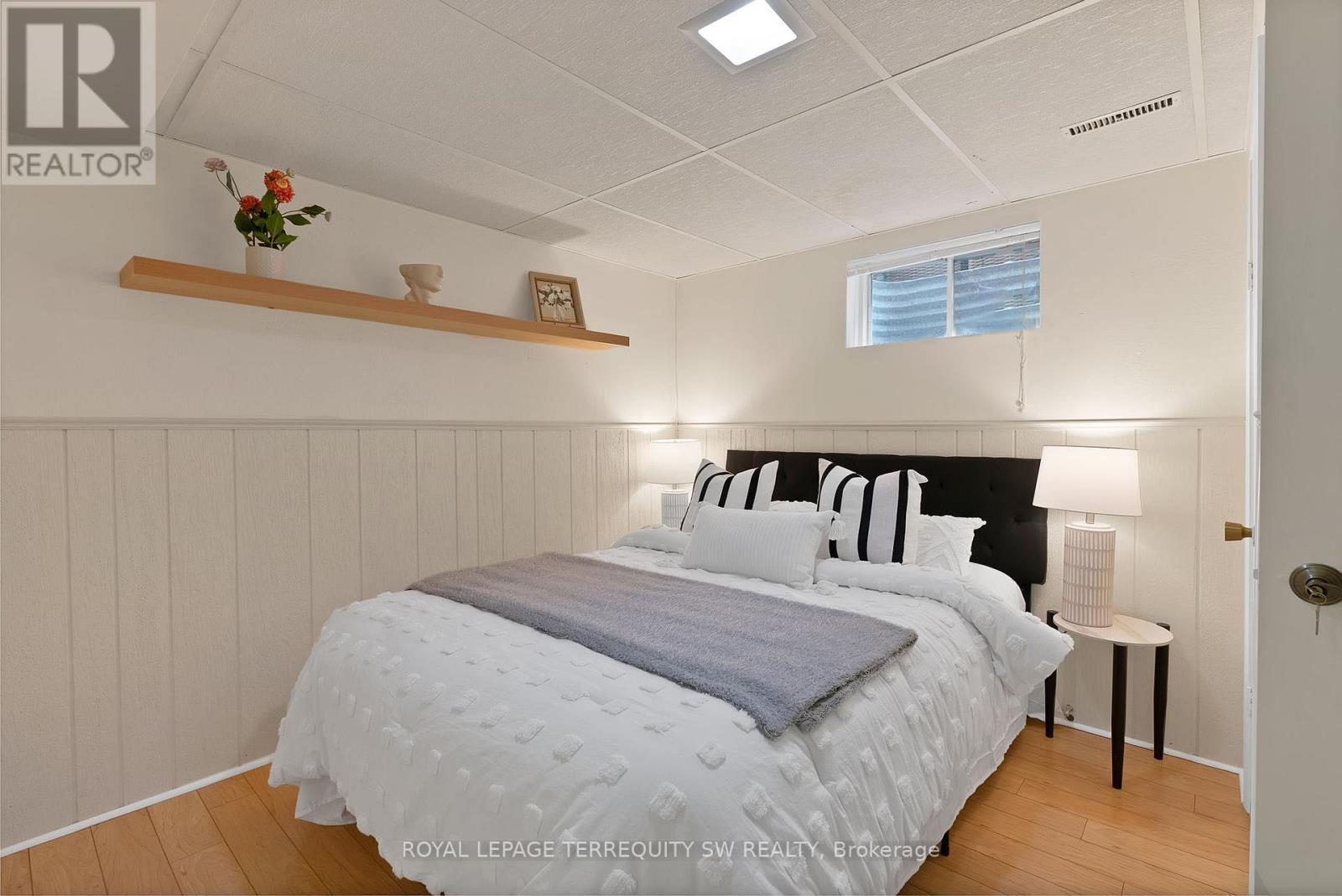 1169 Carlo Court, Mississauga, ON - Indoor Photo Showing Bedroom