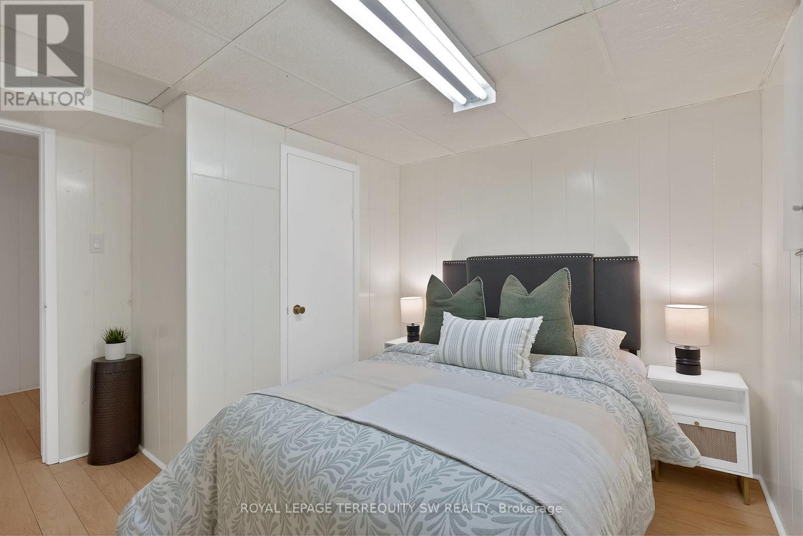 1169 Carlo Court, Mississauga, ON - Indoor Photo Showing Bedroom