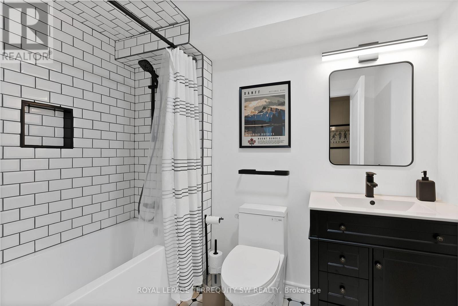 1169 Carlo Court, Mississauga, ON - Indoor Photo Showing Bathroom