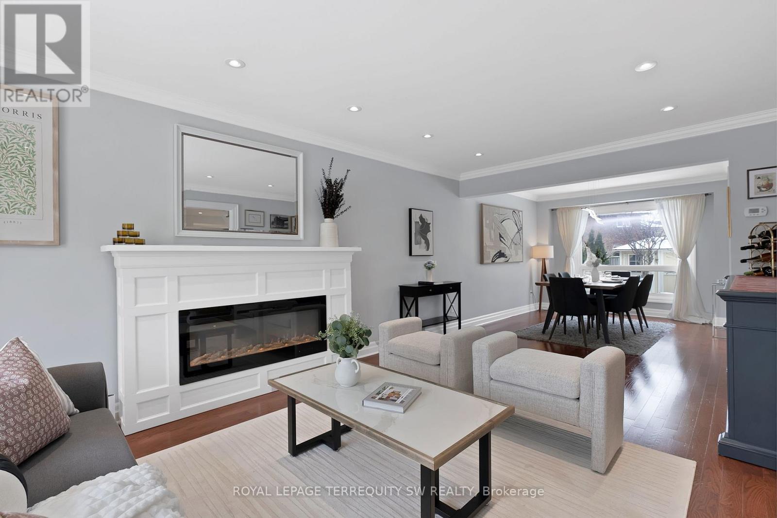 1169 Carlo Court, Mississauga, ON - Indoor Photo Showing Living Room With Fireplace