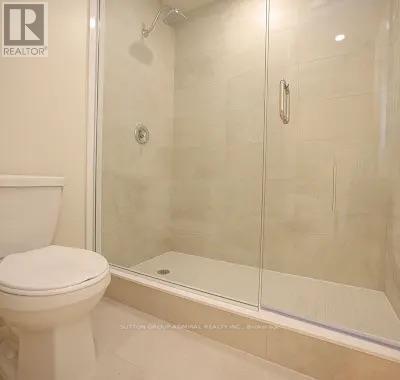 Ph102 - 38 Annie Craig Drive, Toronto, ON - Indoor Photo Showing Bathroom