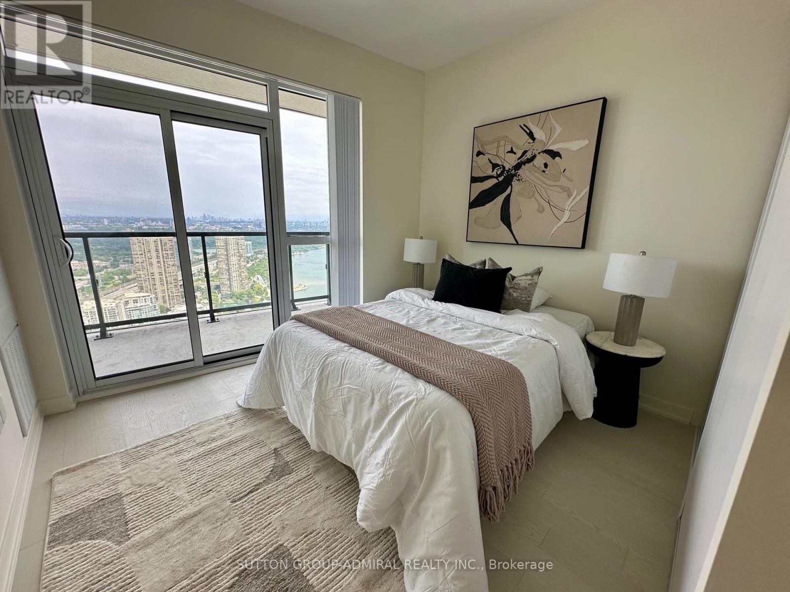 Ph102 - 38 Annie Craig Drive, Toronto, ON - Indoor Photo Showing Bedroom