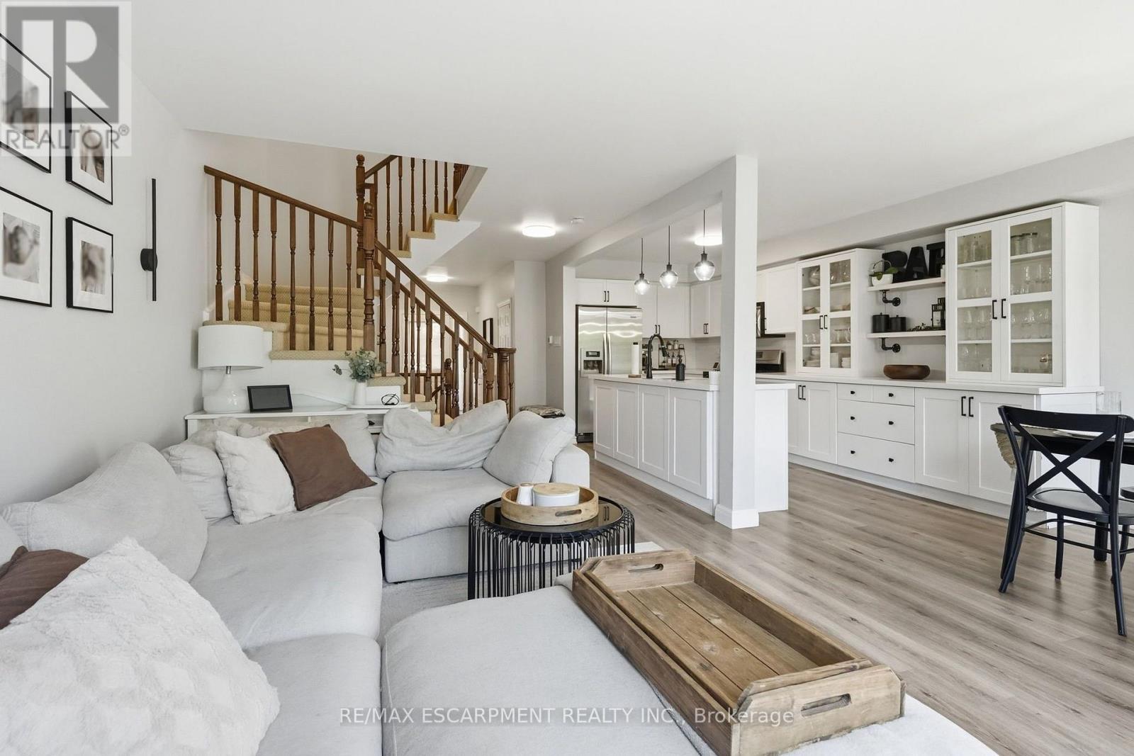 12 - 39 Panabaker Drive, Hamilton, ON - Indoor Photo Showing Living Room