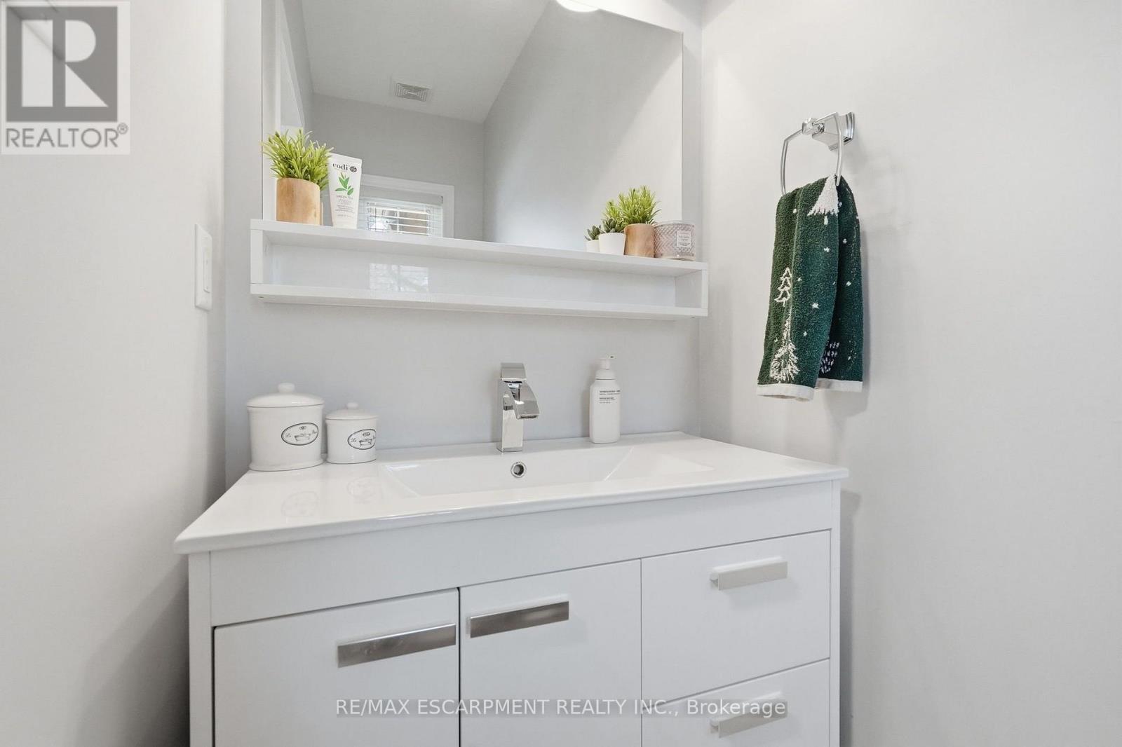 12 - 39 Panabaker Drive, Hamilton, ON - Indoor