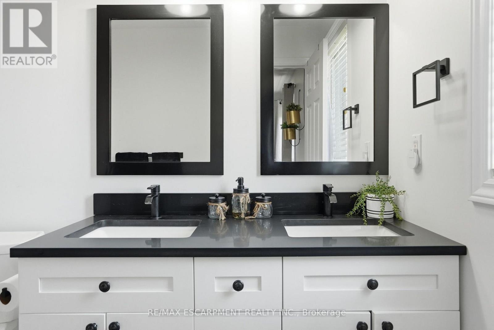 12 - 39 Panabaker Drive, Hamilton, ON - Indoor Photo Showing Bathroom
