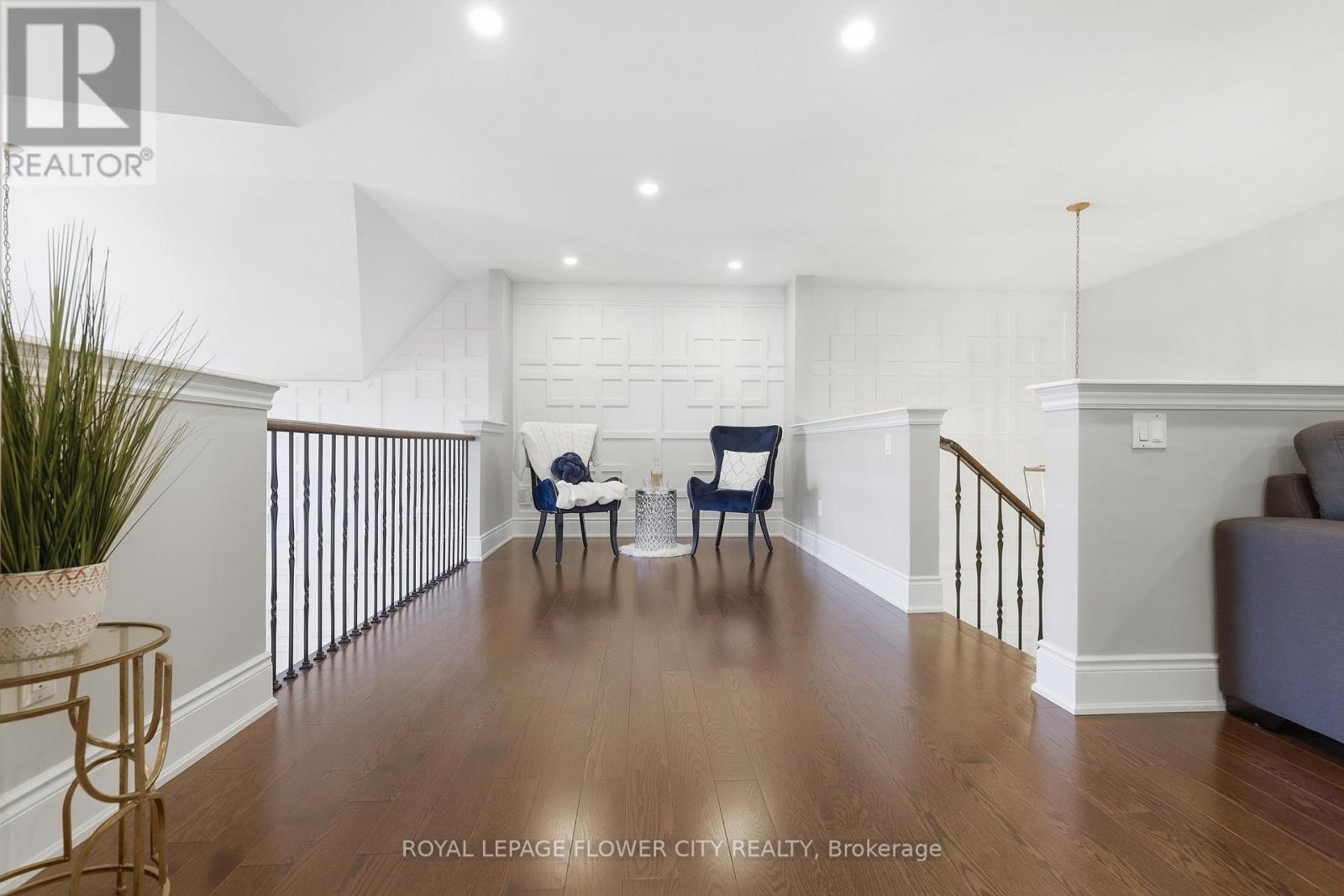5 Benson Avenue, Mono, ON - Indoor Photo Showing Other Room