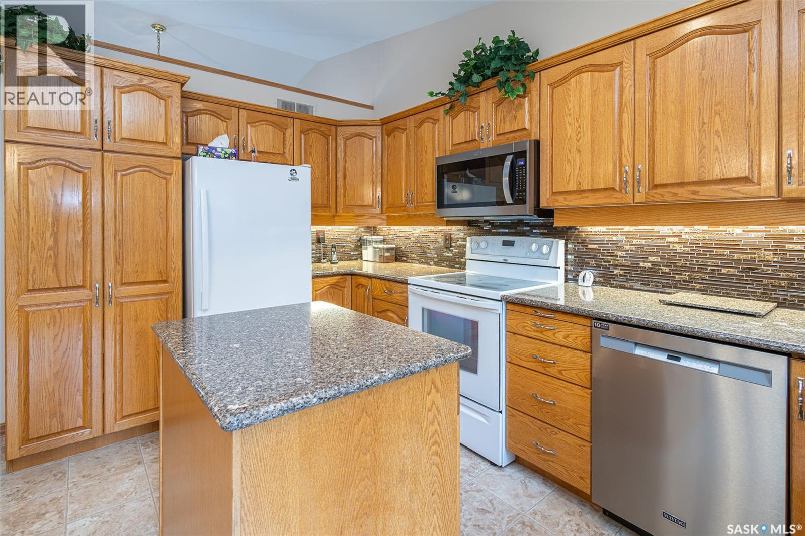 506 Forsyth Crescent, Saskatoon, SK - Indoor Photo Showing Kitchen