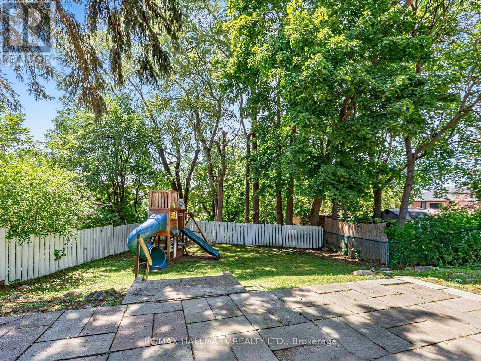 8 Tufton Crescent, Toronto, ON - Outdoor