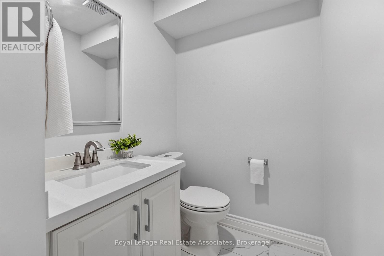 3346 Chartrand Crescent, Mississauga, ON - Indoor Photo Showing Bathroom