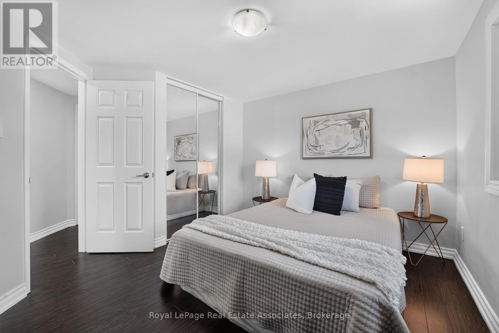 3346 Chartrand Crescent, Mississauga, ON - Indoor Photo Showing Bedroom