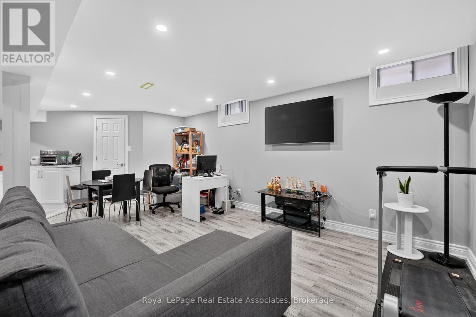 3346 Chartrand Crescent, Mississauga, ON - Indoor
