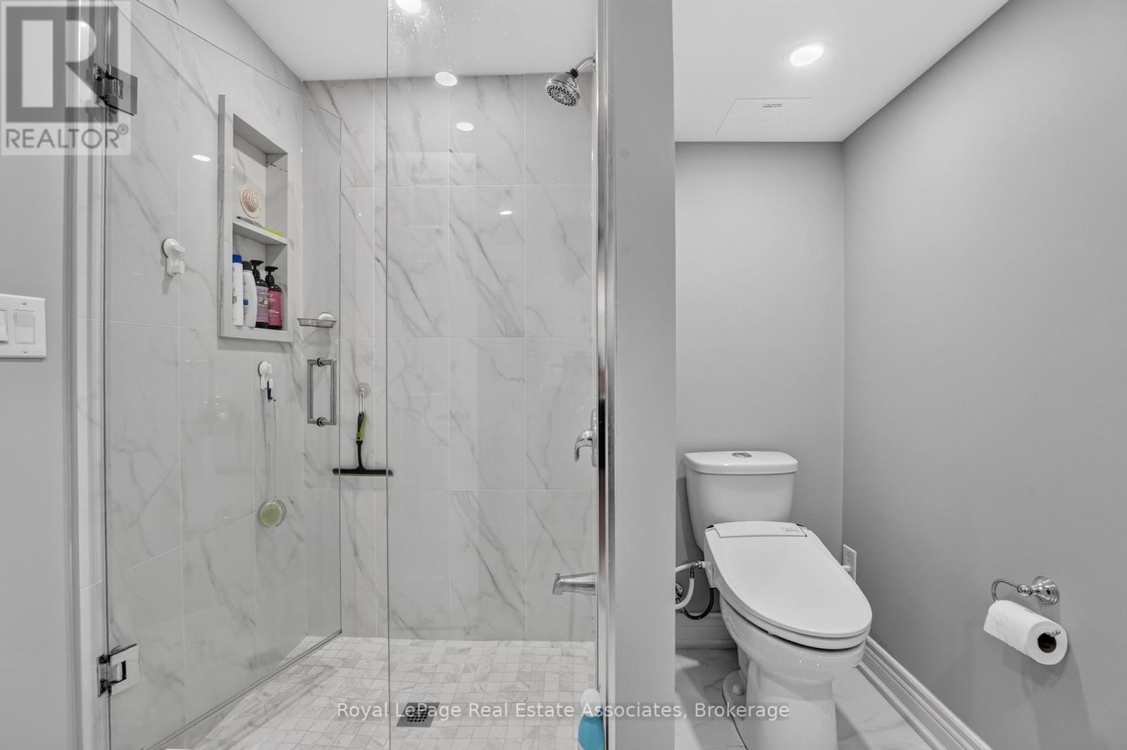 3346 Chartrand Crescent, Mississauga, ON - Indoor Photo Showing Bathroom