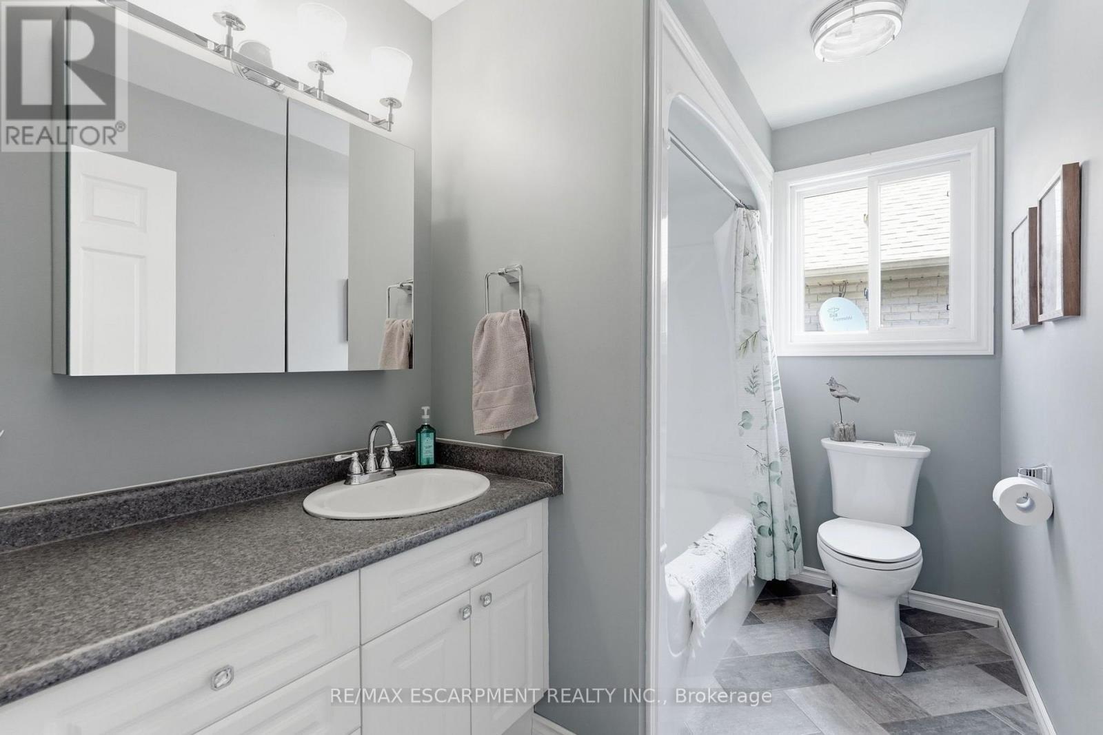 40 Maich Crescent, Brantford, ON - Indoor Photo Showing Bathroom