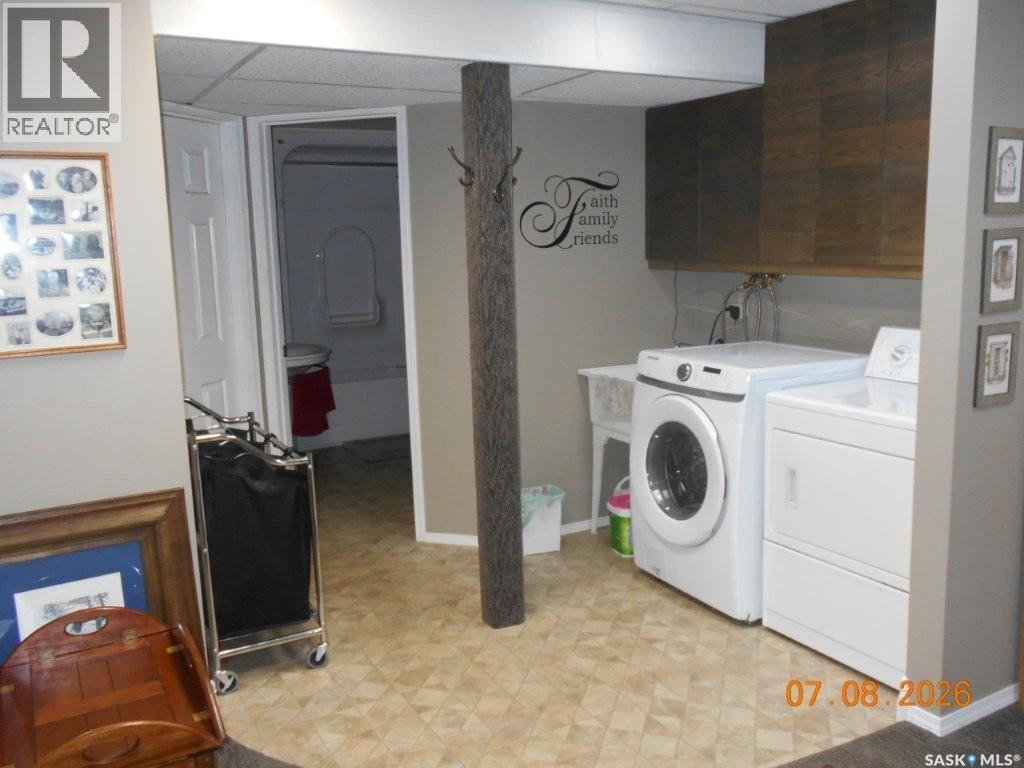 Konechny Acreage, Corman Park Rm No. 344, SK - Indoor Photo Showing Laundry Room