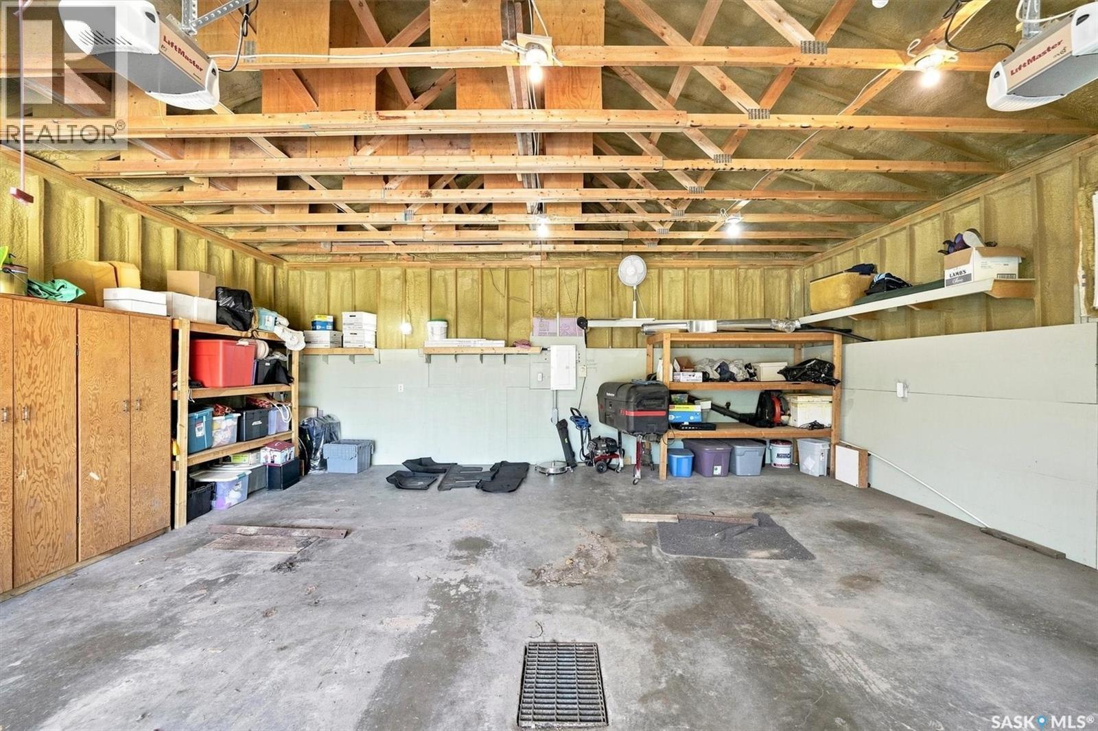 Siba Beach, Wakaw Lake, SK - Indoor Photo Showing Garage
