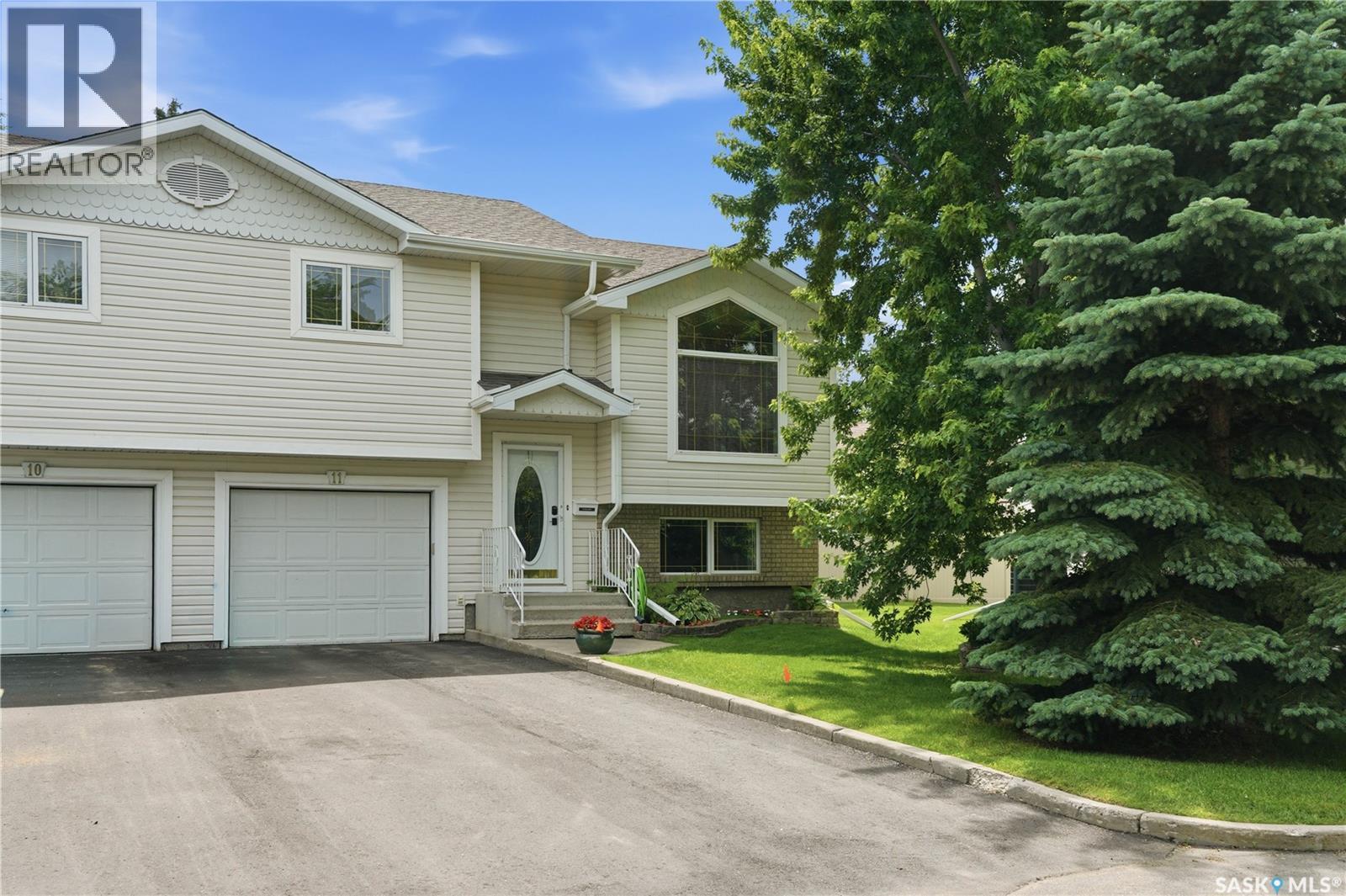 11 605 Perehudoff Crescent, Saskatoon, SK - Outdoor With Facade