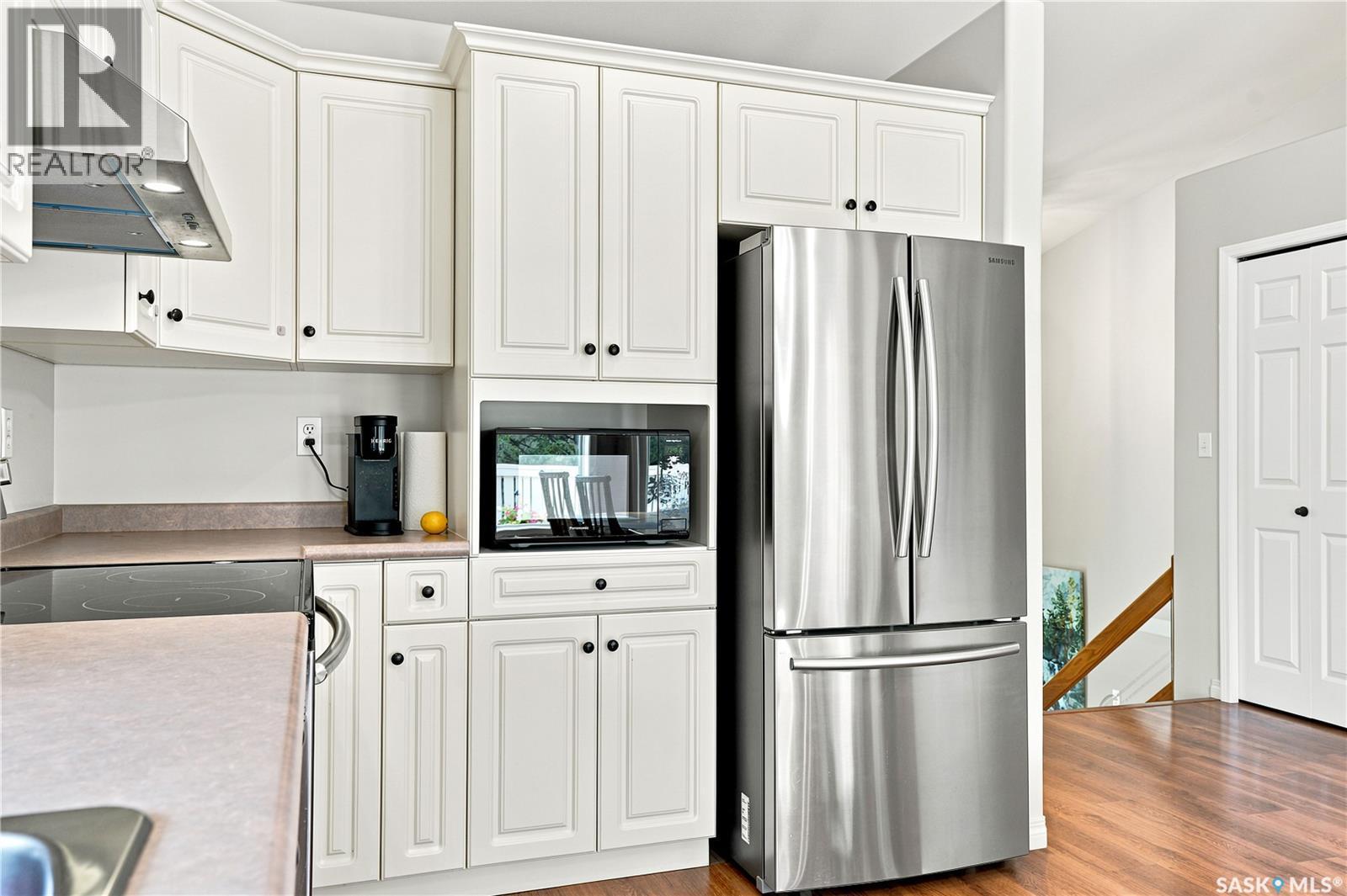 11 605 Perehudoff Crescent, Saskatoon, SK - Indoor Photo Showing Kitchen
