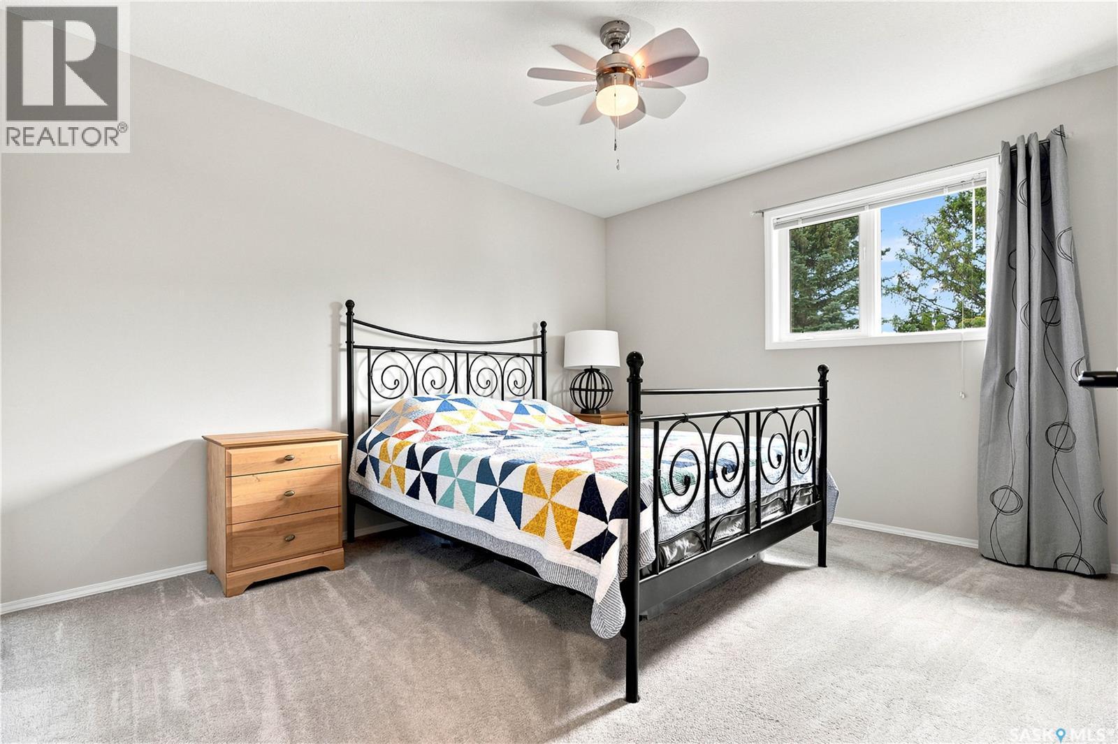 11 605 Perehudoff Crescent, Saskatoon, SK - Indoor Photo Showing Bedroom