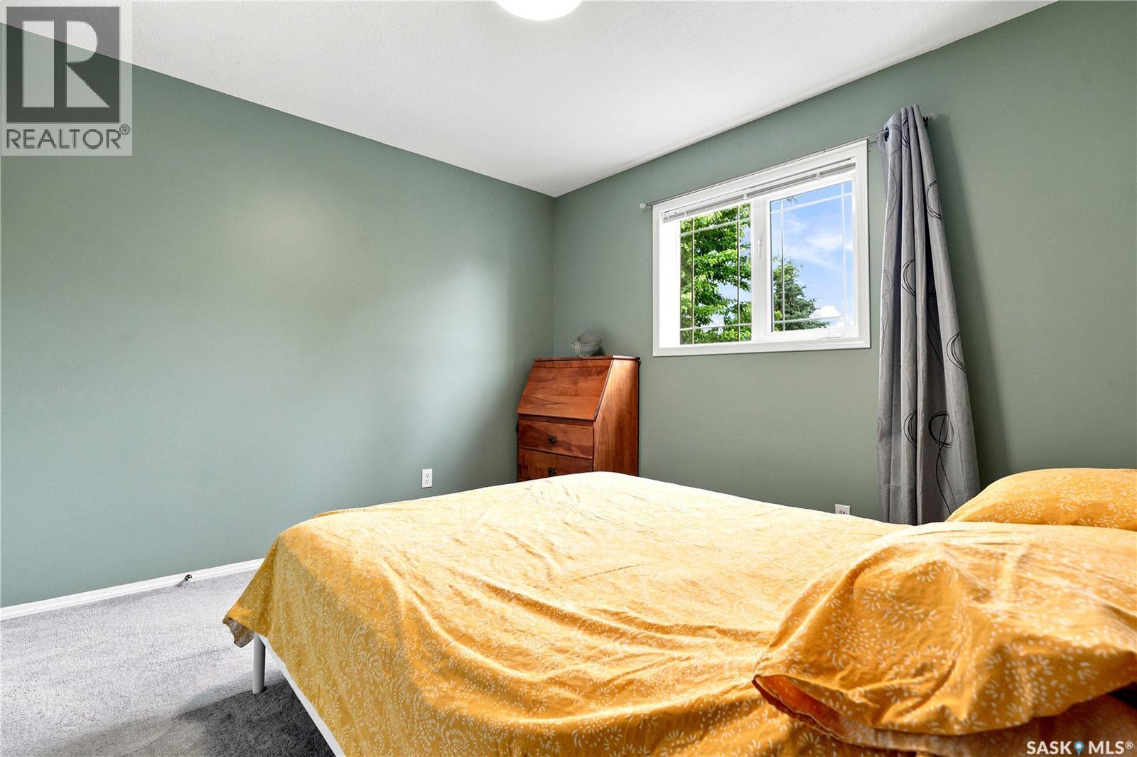 11 605 Perehudoff Crescent, Saskatoon, SK - Indoor Photo Showing Bedroom