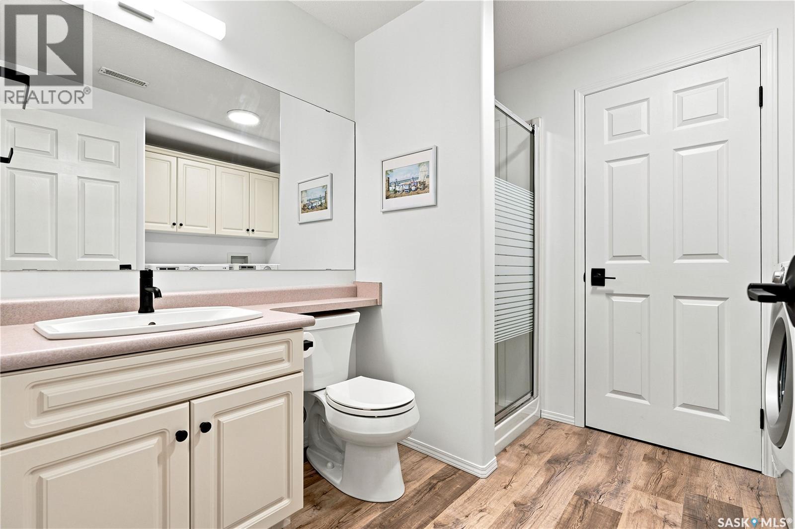 11 605 Perehudoff Crescent, Saskatoon, SK - Indoor Photo Showing Bathroom