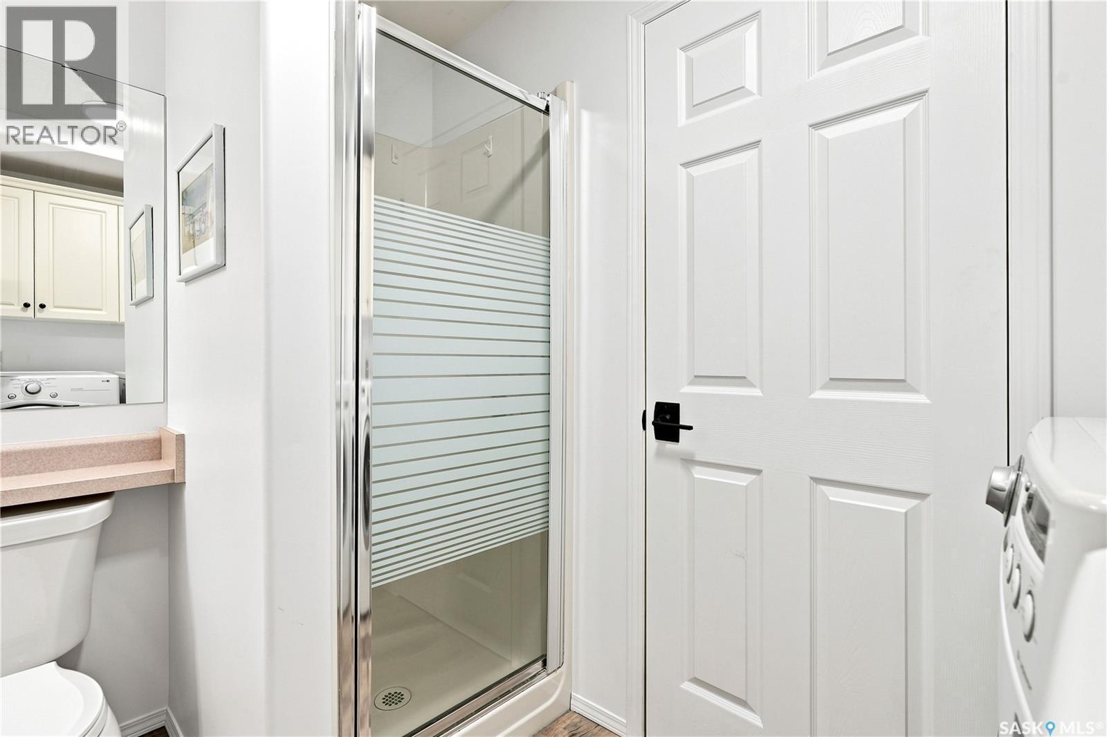 11 605 Perehudoff Crescent, Saskatoon, SK - Indoor Photo Showing Bathroom