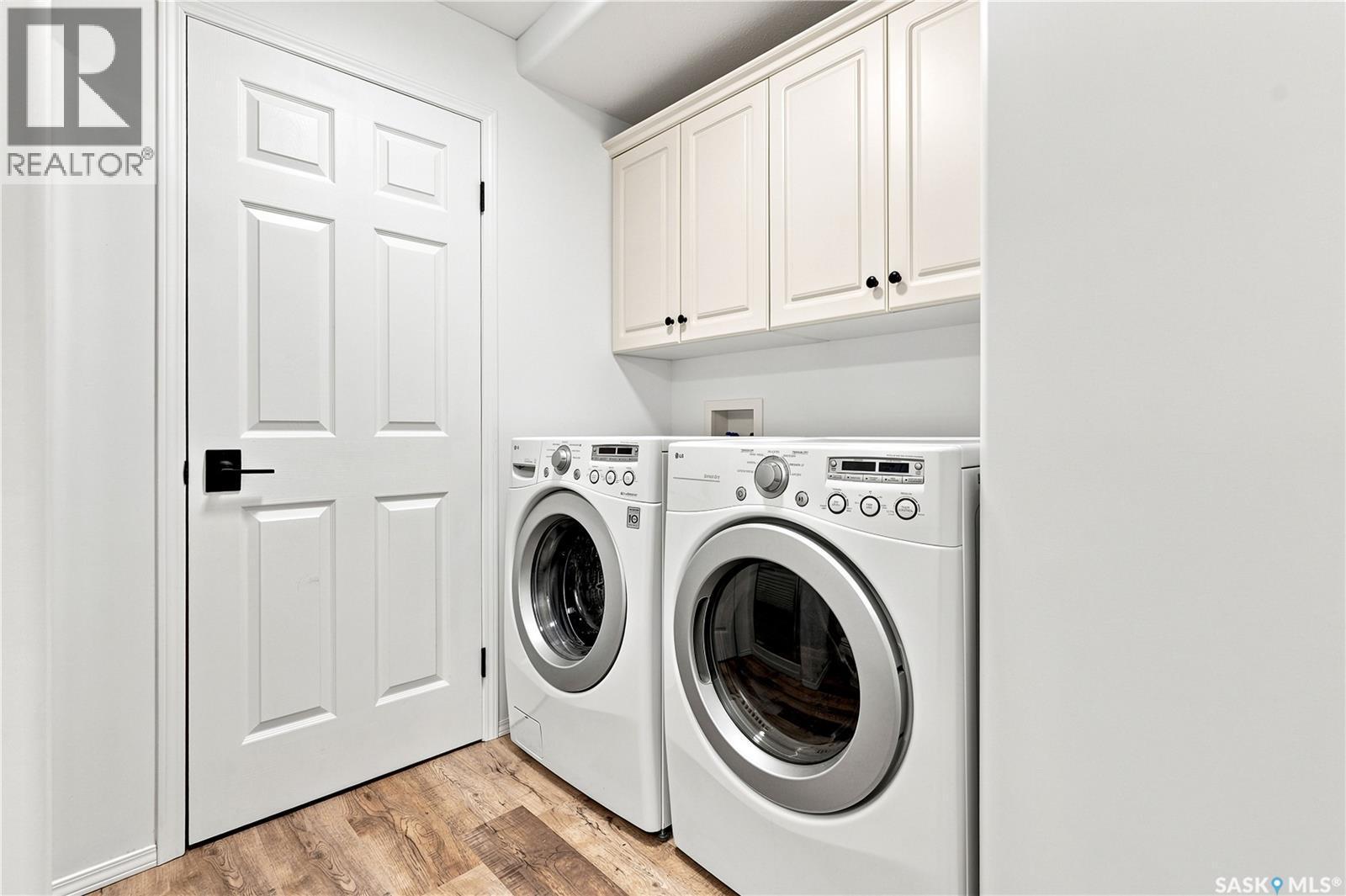 11 605 Perehudoff Crescent, Saskatoon, SK - Indoor Photo Showing Laundry Room