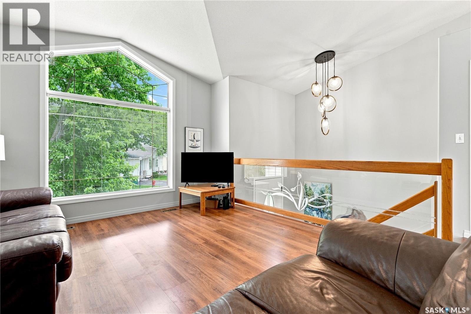 11 605 Perehudoff Crescent, Saskatoon, SK - Indoor Photo Showing Living Room