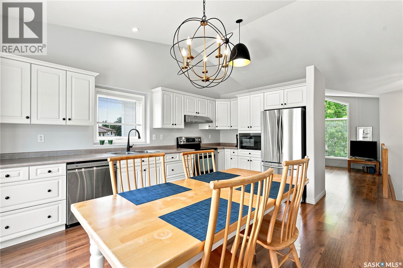 11 605 Perehudoff Crescent, Saskatoon, SK - Indoor