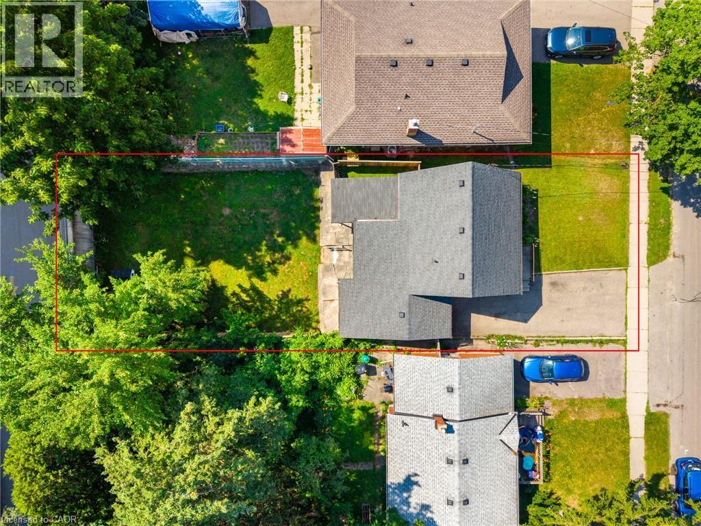 33 Belmont Avenue E, Kitchener, ON - Outdoor