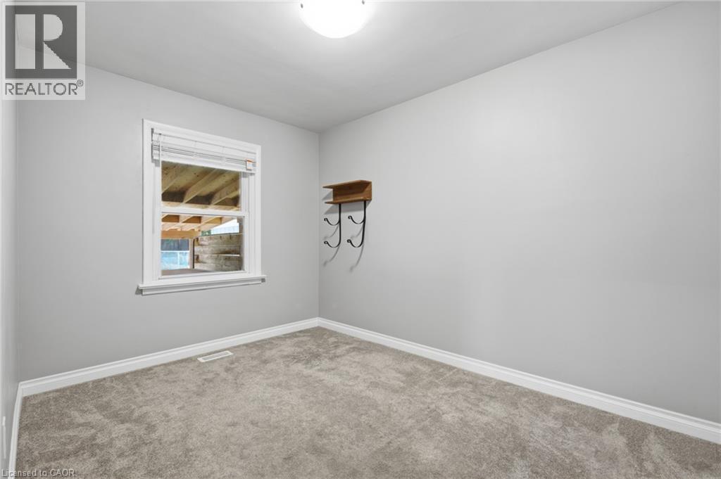 33 Belmont Avenue E, Kitchener, ON - Indoor Photo Showing Other Room