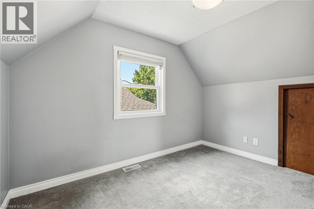 33 Belmont Avenue E, Kitchener, ON - Indoor Photo Showing Other Room