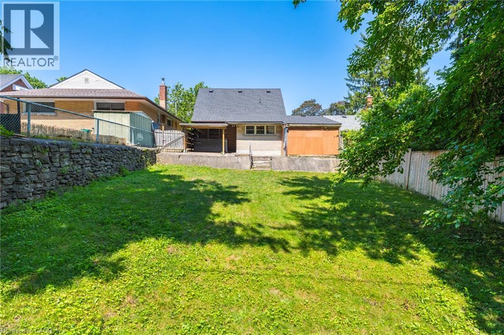 33 Belmont Avenue E, Kitchener, ON - Outdoor