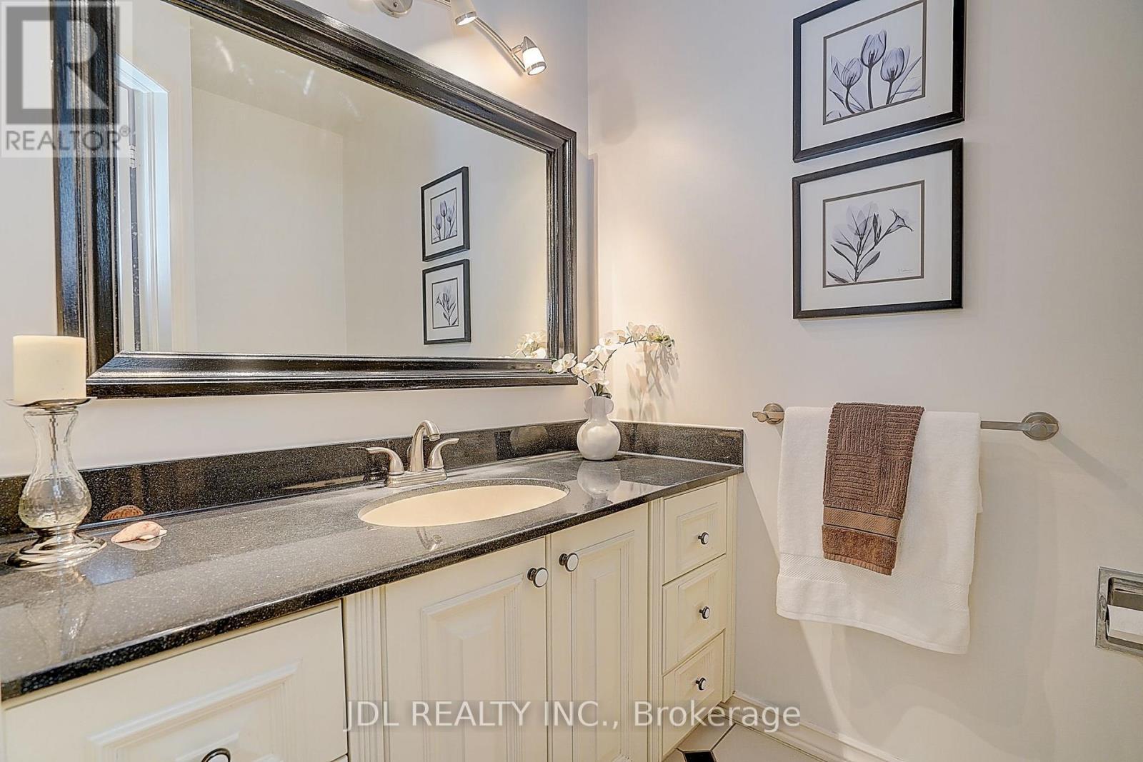 20 Mossgrove Trail, Toronto, ON - Indoor Photo Showing Bathroom